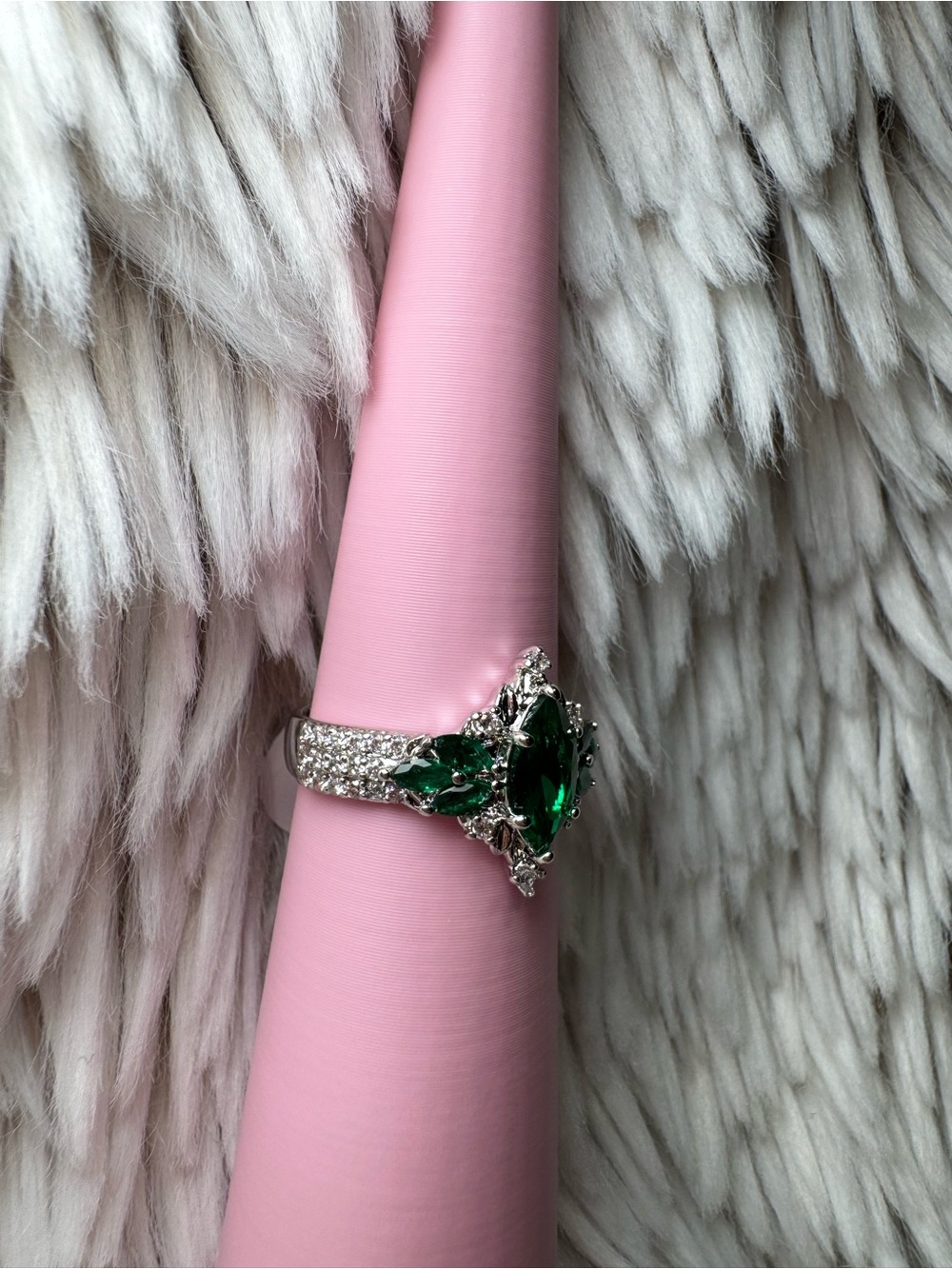 Gorgeous ring - Picture 2 of 5